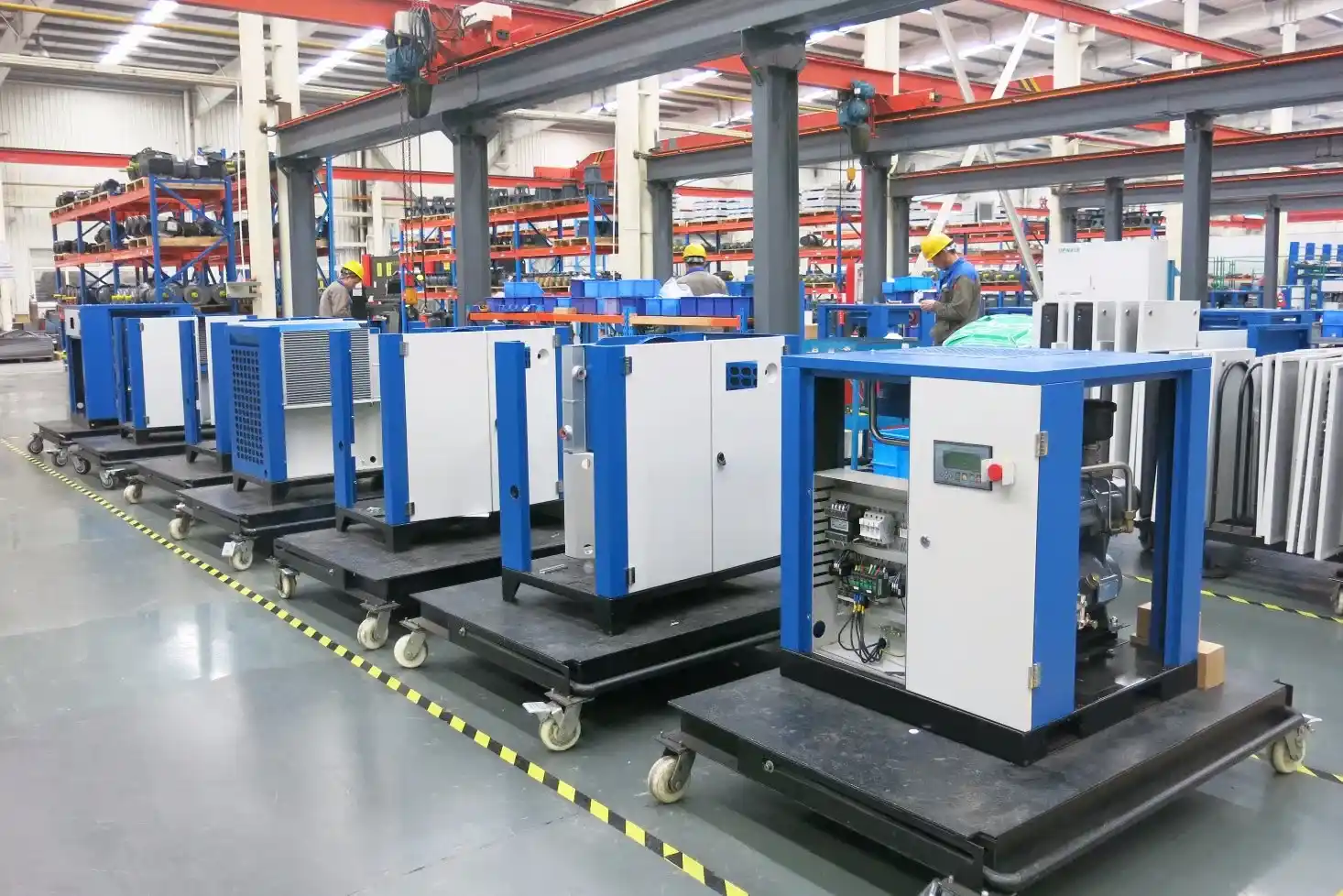 Moderne CNC-Maschinen in der Drehkolbenpumpen-Produktionslinie